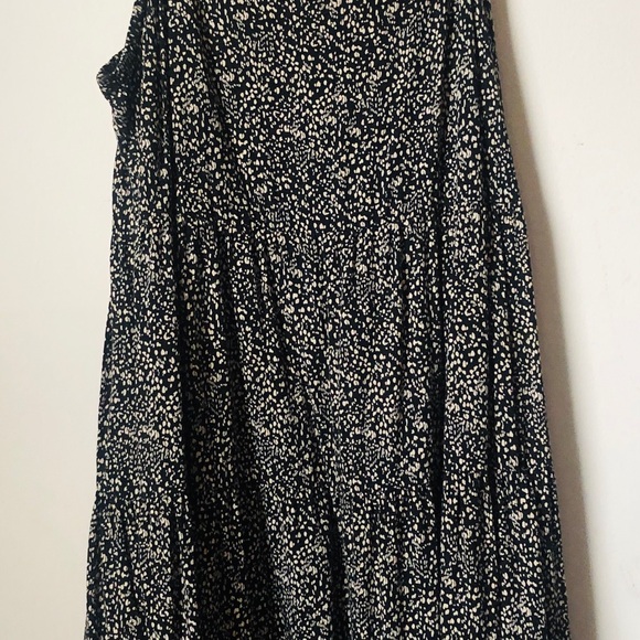 Old Navy Summer Printed Dress with adjustable straps & pockets . Black n Tan - Picture 6 of 7